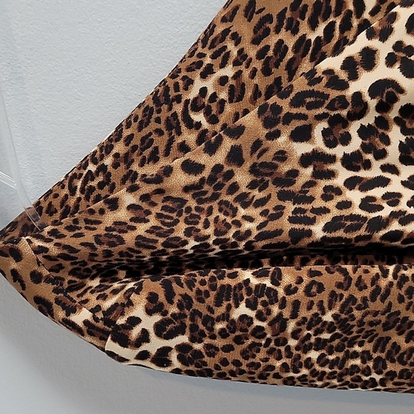 Leopard Print ruched twist wrap belted dress 12 - Picture 2 of 7